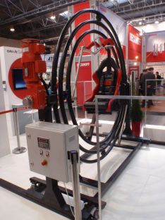 Gyroscope with mechanical drive